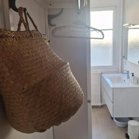 Centre - Proche De La - Fr Διαμέρισμα