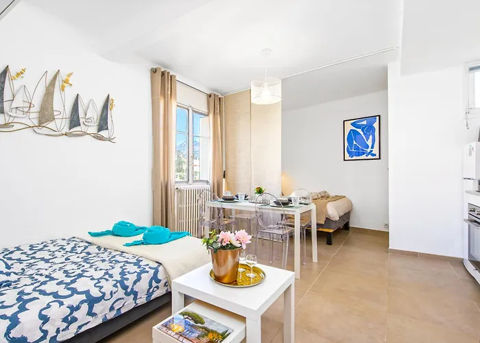 Centre - Proche De La - Fr *